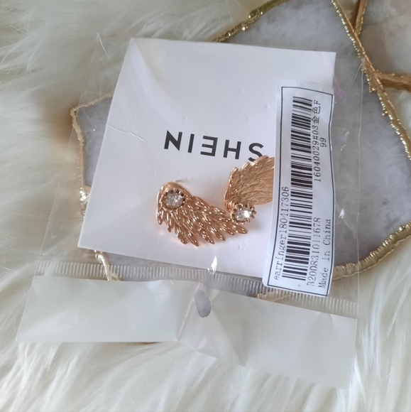 Wing Stud Earrings - Picture 5 of 6